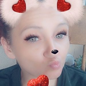 Meet your Posher, Candi